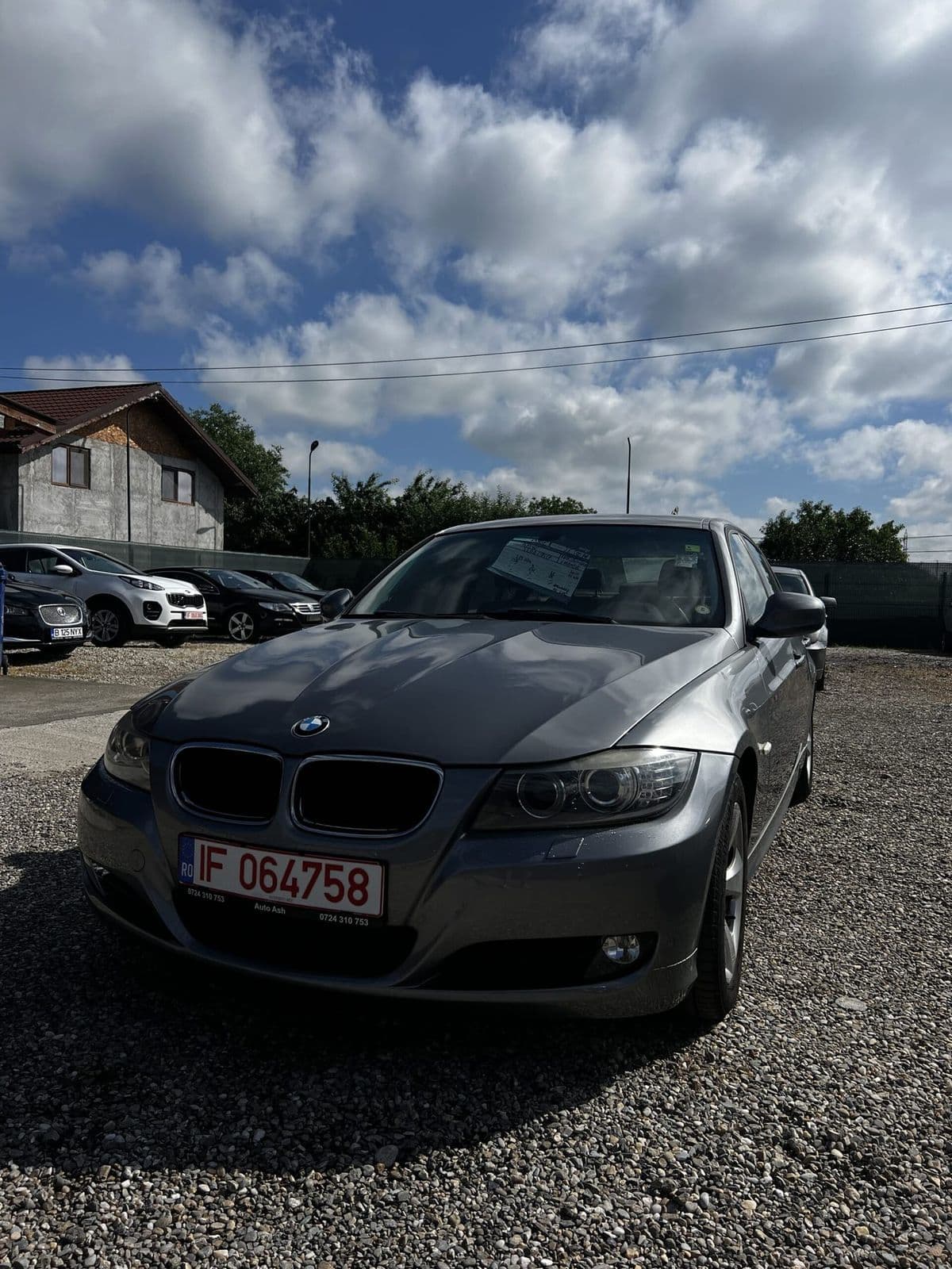 BMW Seria 3 cu motor diesel 2.0, fotografiat în parcul AUTOASH din Buftea